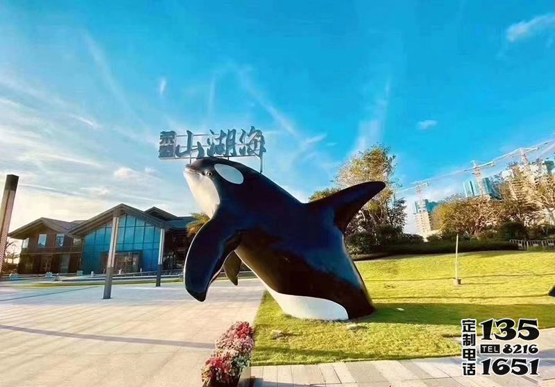 公園擺放的創意半身玻璃鋼鯨魚雕塑 公園擺放的創意半身玻璃鋼鯨魚雕塑